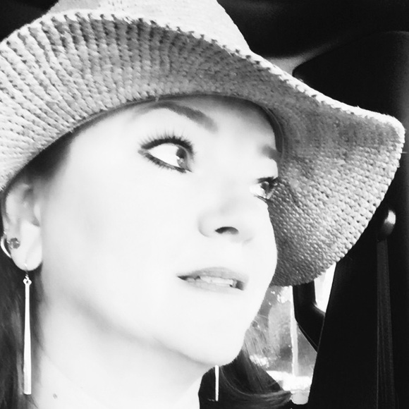 Meet your Posher, Kimberly - Picture 1 of 3